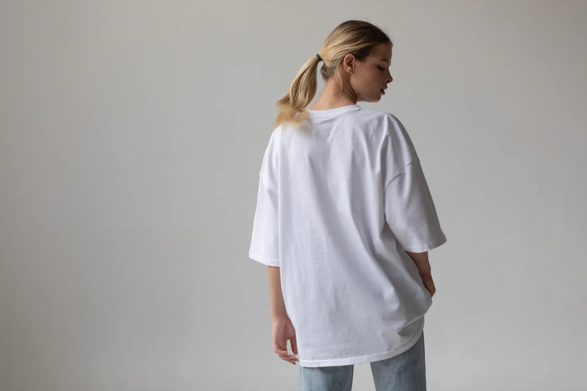 Oversize – co to znaczy i dlaczego ten styl podbija świat mody?